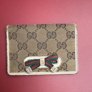 Gucci Beige and Green Card Holder with Bow Detail